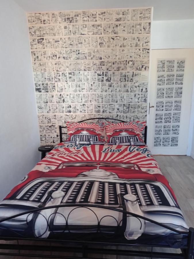 Appartement Le Labyrinthe Du Peintre Bransat Exterior photo